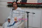 Farooq Sheikh at Zoya for poetry reading on the occasion of their 1st anniversary in Warden Road on 20th April 2010 (13).JPG